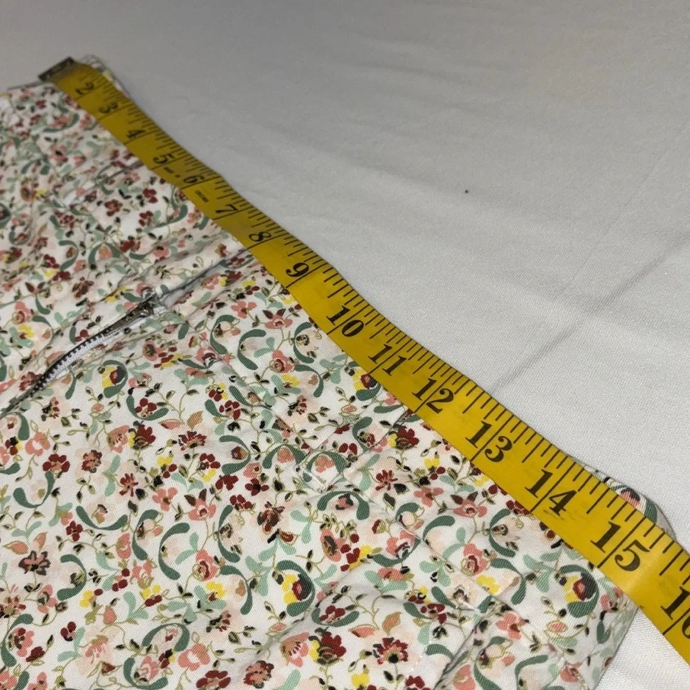 Loft Outlet 4” shorts button/zip closure midrise pockets 100% cotton Sz 00